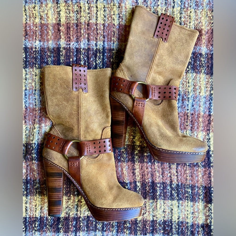 Frye Harmony Short honey brown suede leather boots  size 9.5 EUC